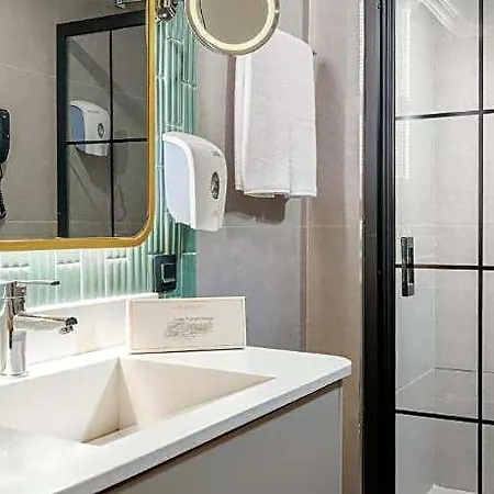 Ξενοδοχείο Perla Pura 3*